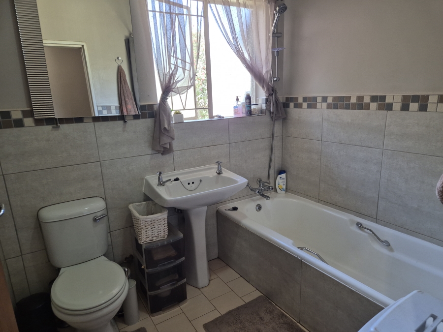 4 Bedroom Property for Sale in Wilkoppies North West